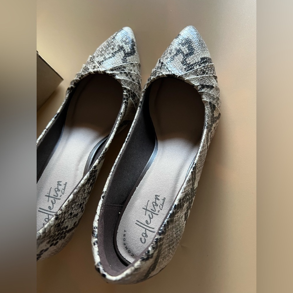 Clarks Women's Snakeskin heels
